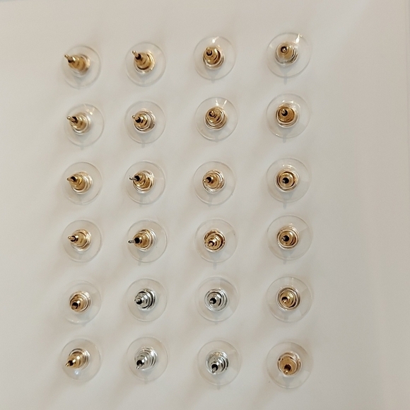 Steve Madden Earring Set - Picture 4 of 4